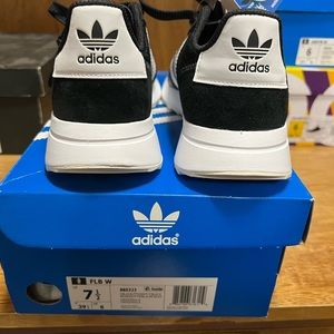 Adidas flashback white and black, NEW 7.5 Ortholite